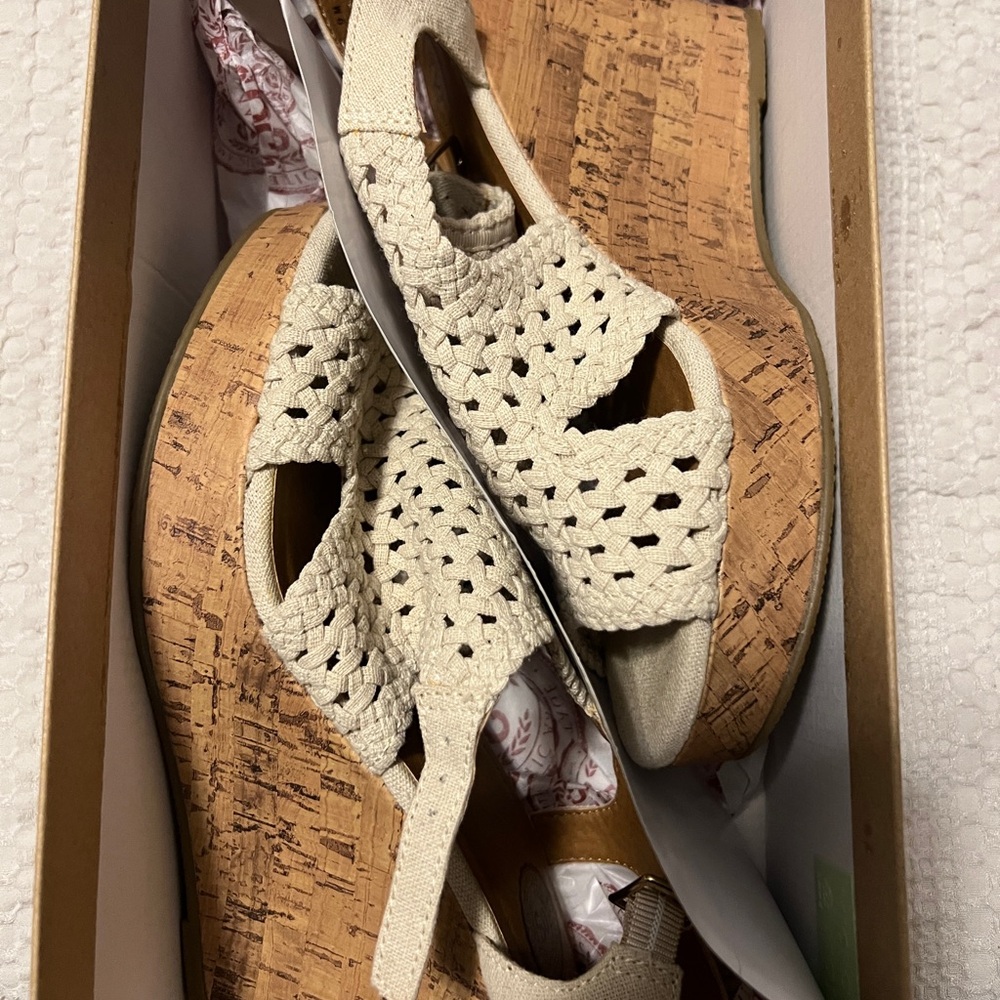 SO Natural Wedge Sandals